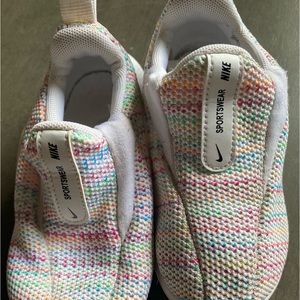 Toddler Nike Pull on Sneakers